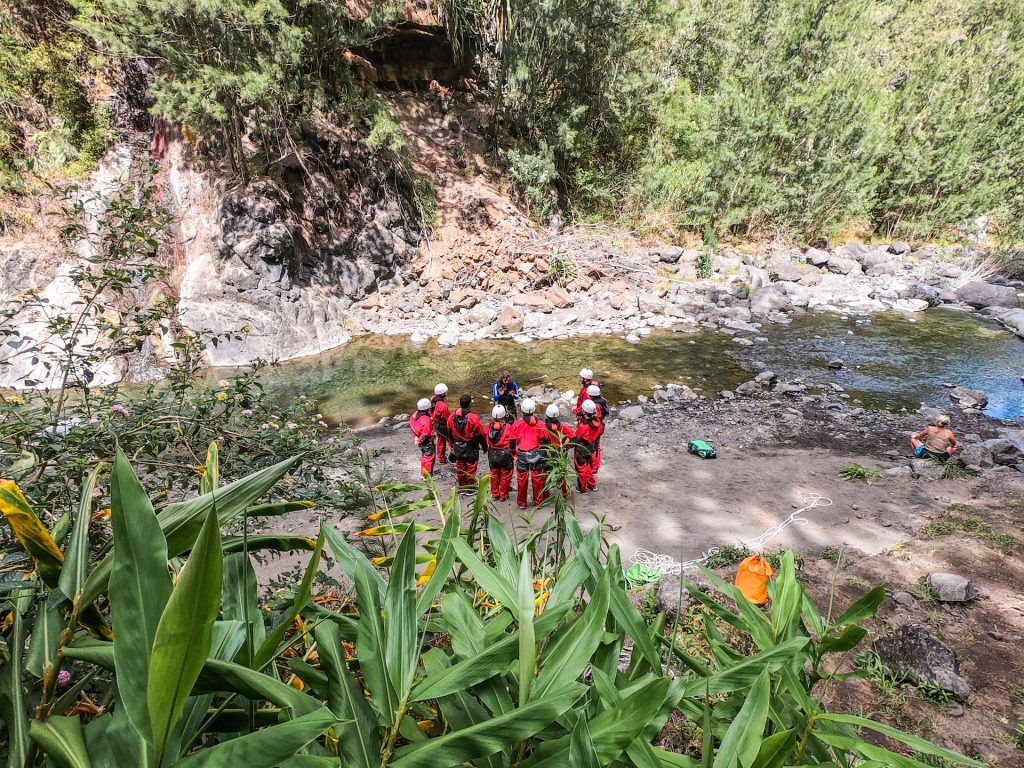 Grupo de personas en el Cañón Trou Blanc