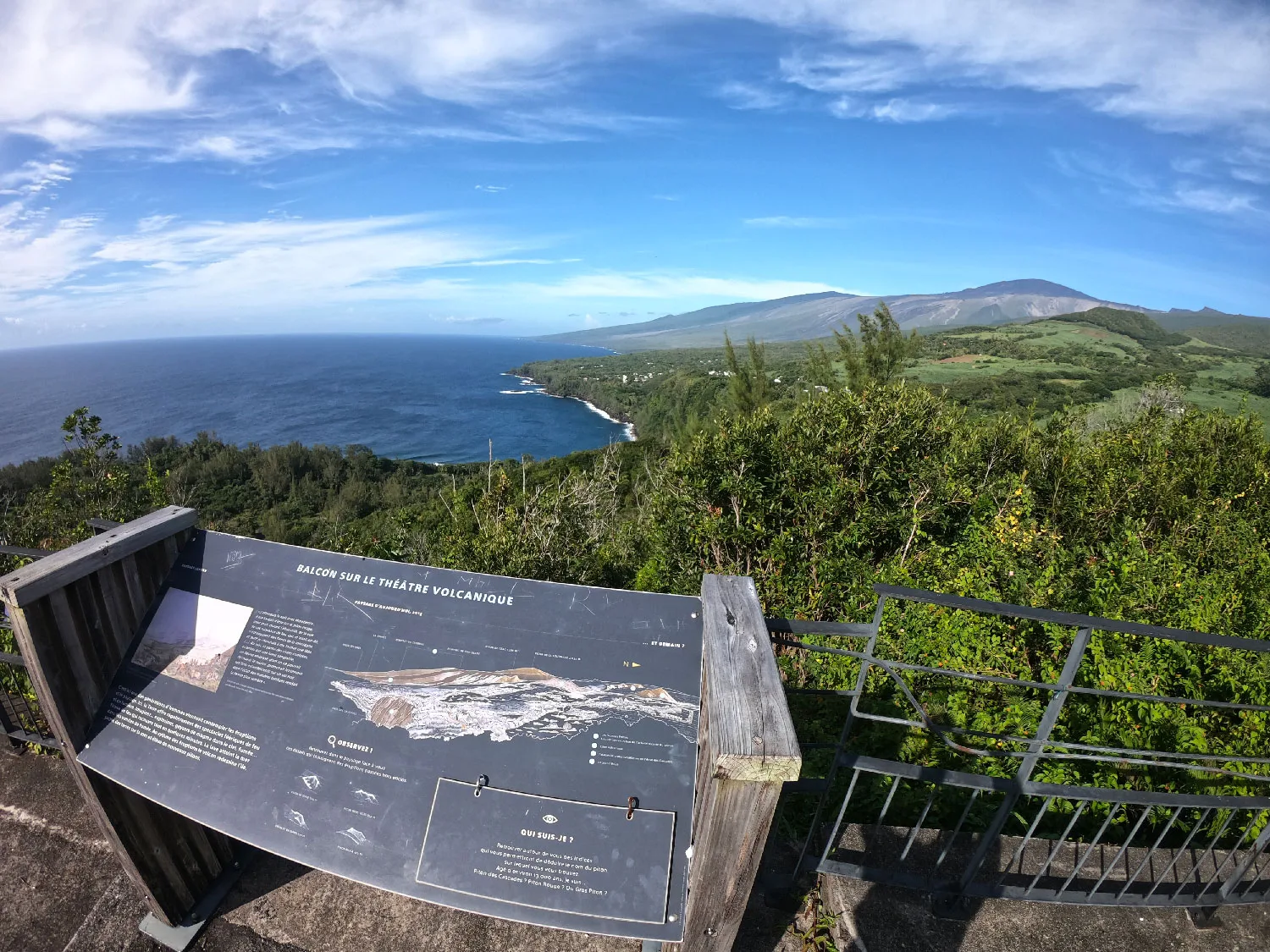 Wanderung auf Kais und Bögen in Sainte-Rose, Blick vom Balkan auf die Ostküste von Réunion