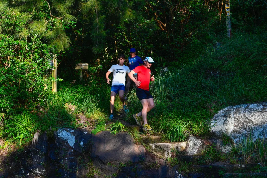 3 hommes faisant du trail à Salazie, Le grand raid 2023