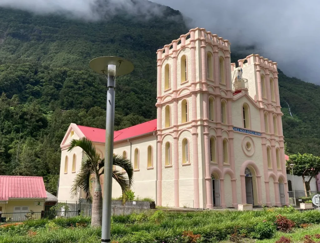 Iglesia de Notre Dame de l'Assomption en Salazie, 10 iglesias para visitar en el este de Reunión.