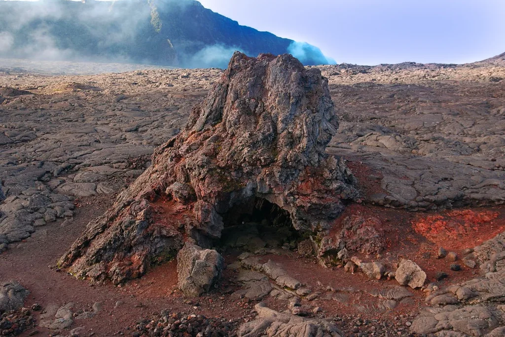 La Chapelle Rosemont a été formée par une bulle d'air au cours d'une éruption du volcan.