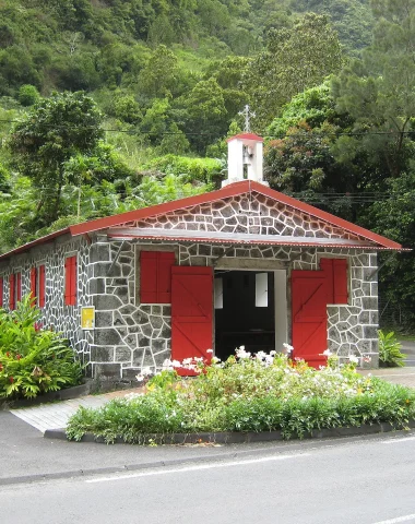 Chapelle du Pont de l'Escalier in Salazie, 10 Kirchen im Osten von Réunion.