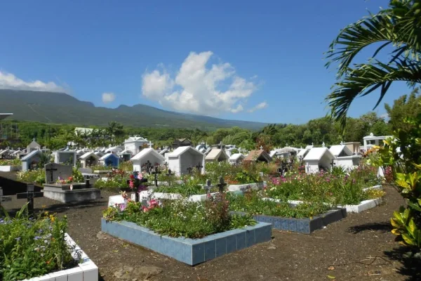 Sainte-Rose Cemetery, All Saints’ Day: 6 emblematic cemeteries of the East