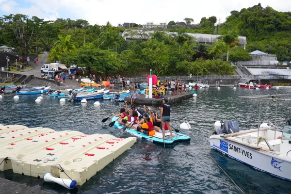 Bateaux sur le port de Sainte-Rose