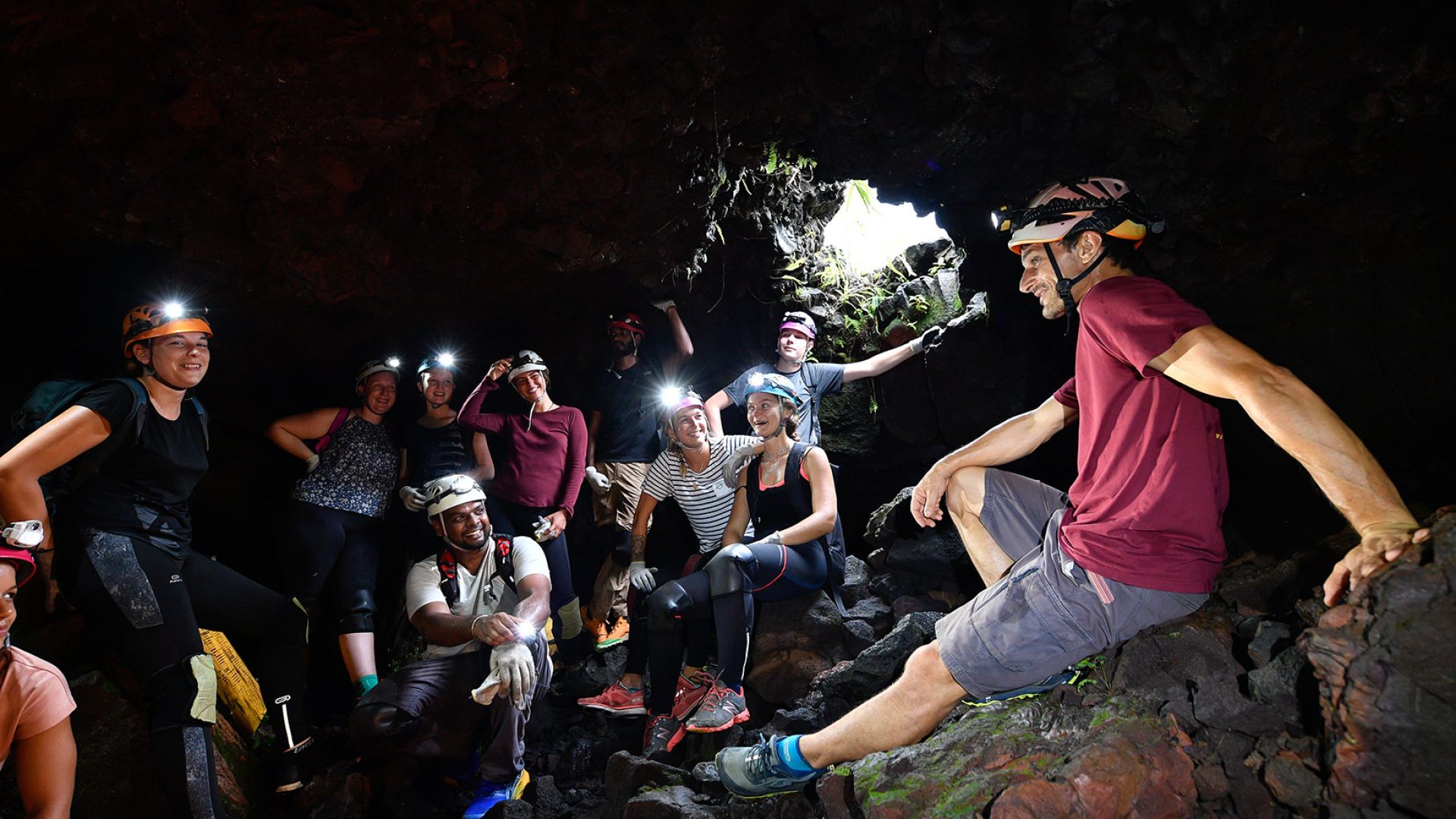 Discovery of the lava tunnels in Sainte-Rose