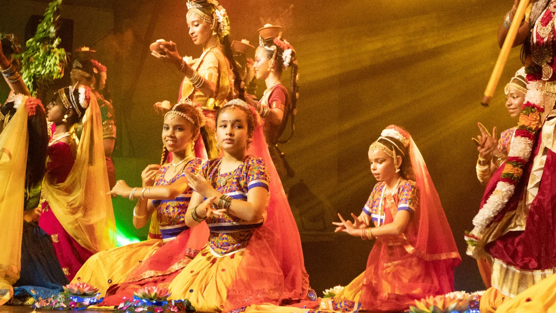 Die Dipavali 2023, eine große indische Show in Saint-André.